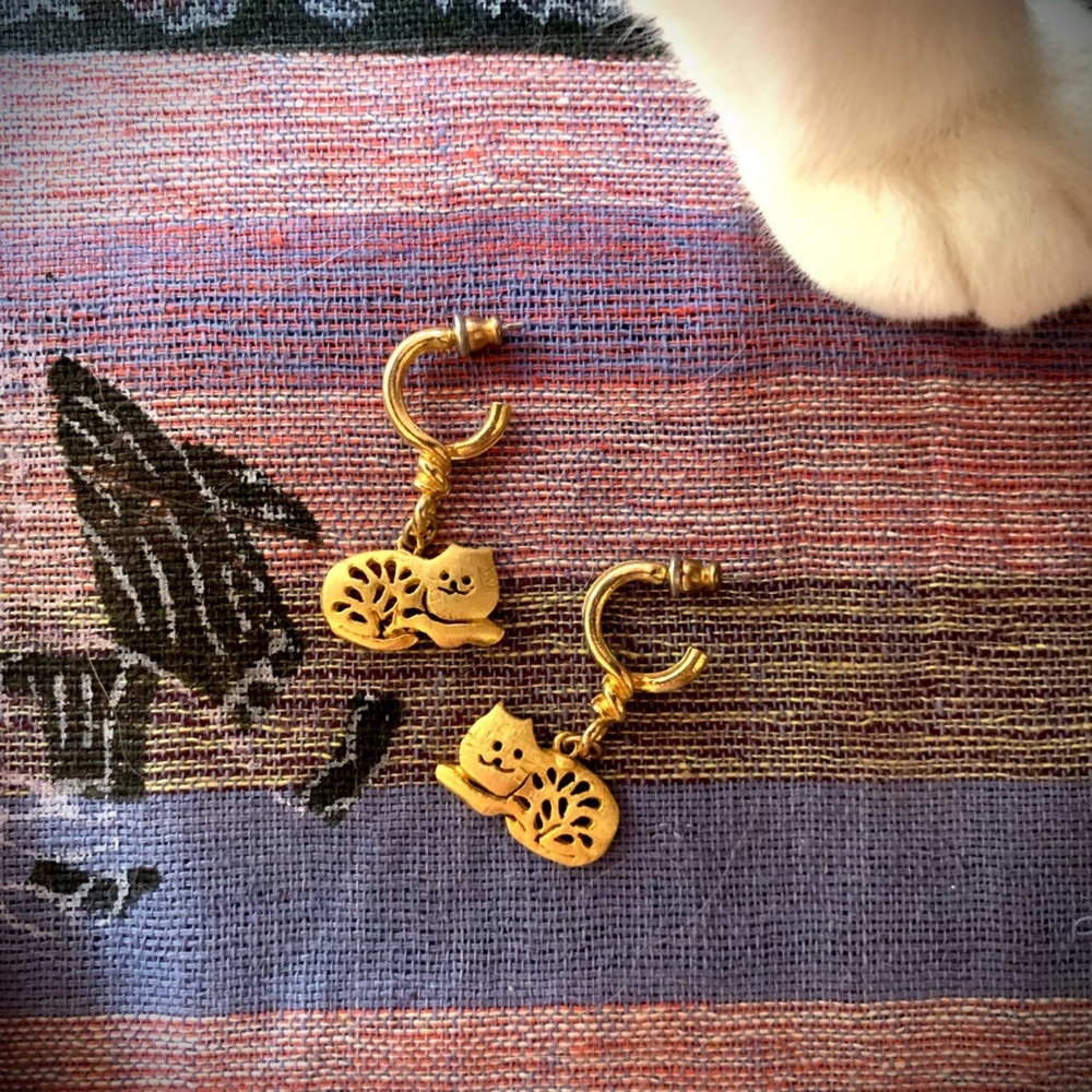 Gold kitty earrings